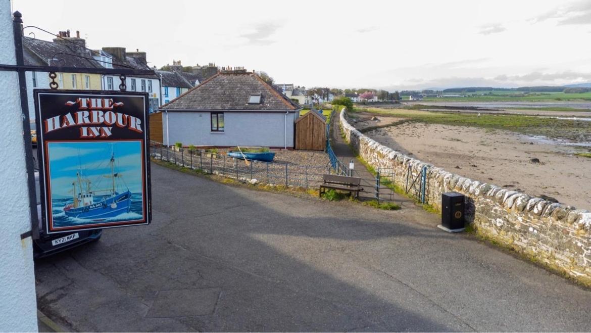 The Harbour Inn Garlieston Экстерьер фото
