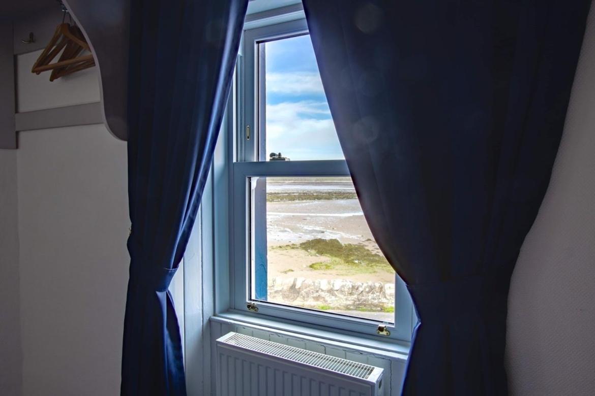 The Harbour Inn Garlieston Экстерьер фото