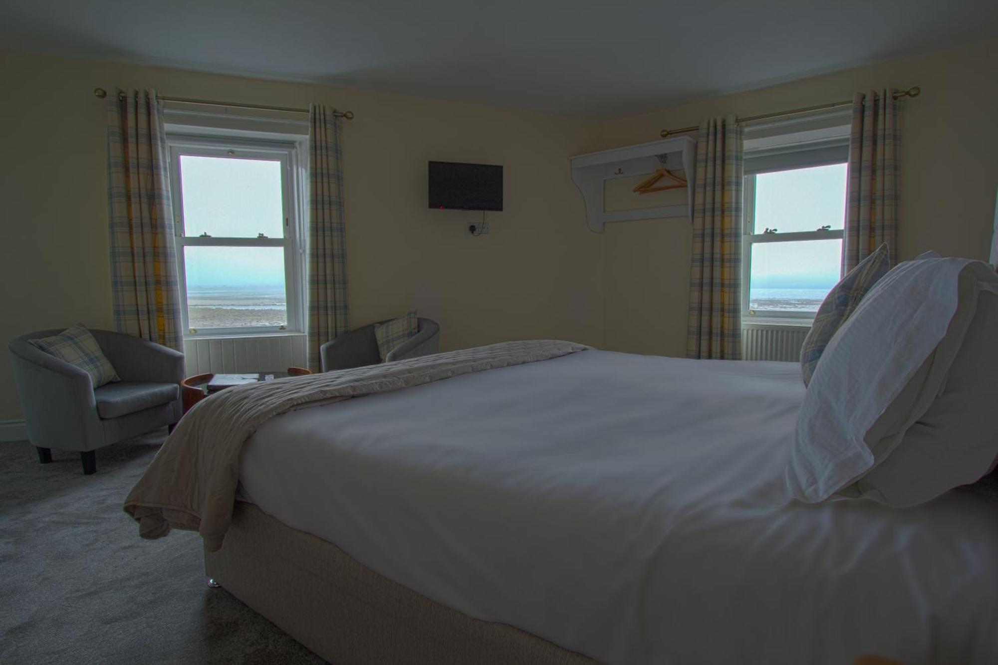 The Harbour Inn Garlieston Экстерьер фото