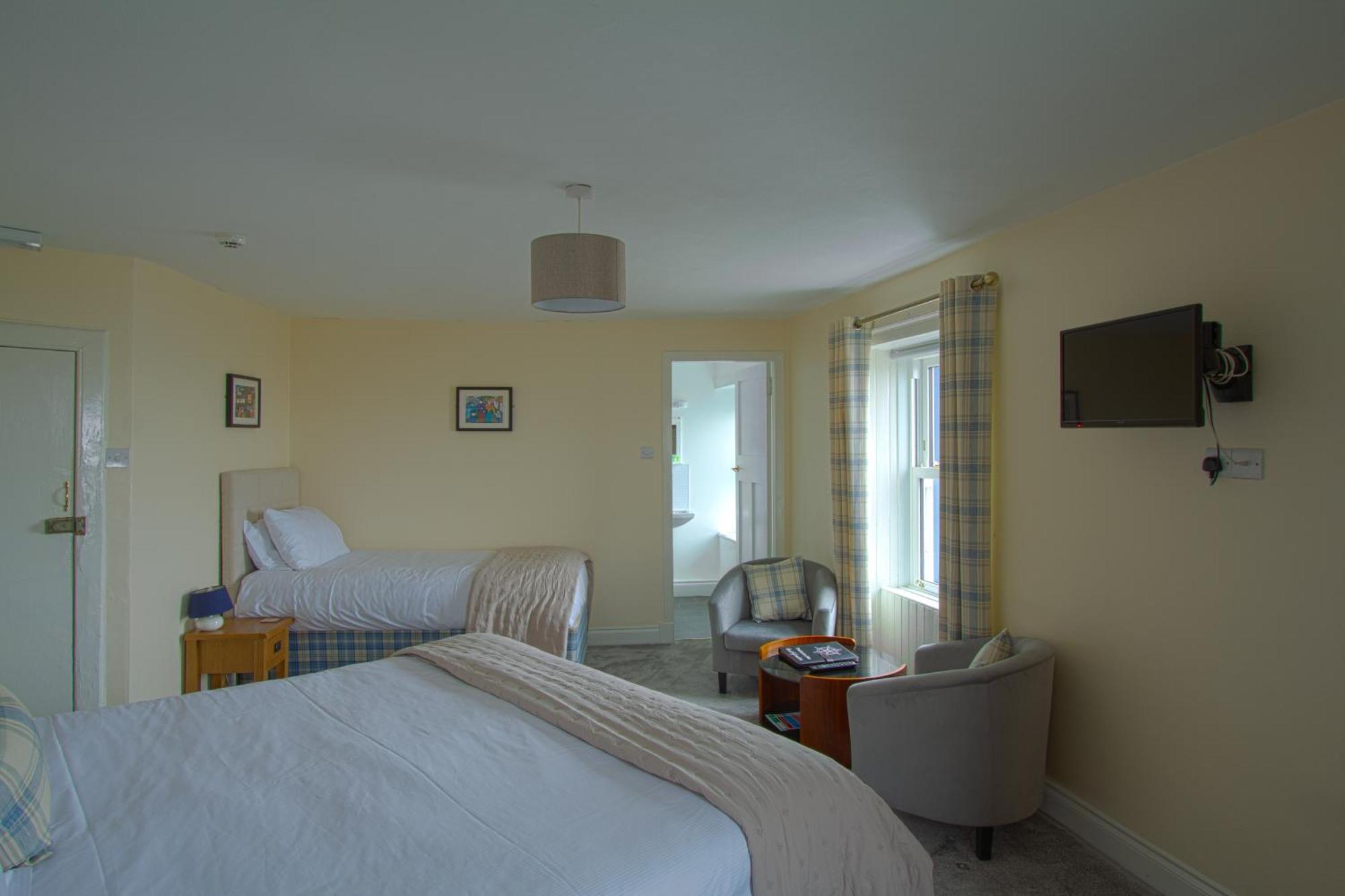 The Harbour Inn Garlieston Экстерьер фото